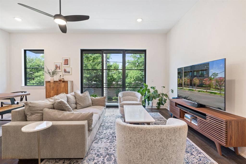 160 W Canty Street, #203, Dallas, TX 75208 160 W Canty Street, #203, Dallas, TX 75208