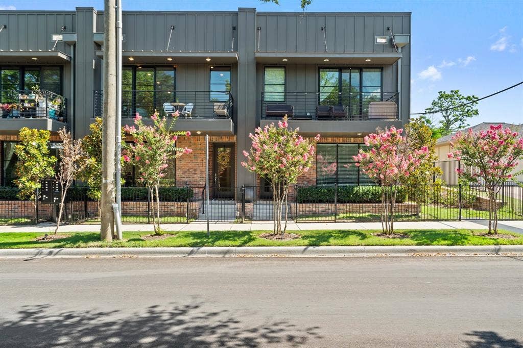 160 W Canty Street, #203, Dallas, TX 75208 160 W Canty Street, #203, Dallas, TX 75208