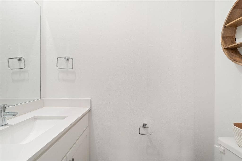 160 W Canty Street, #203, Dallas, TX 75208 160 W Canty Street, #203, Dallas, TX 75208