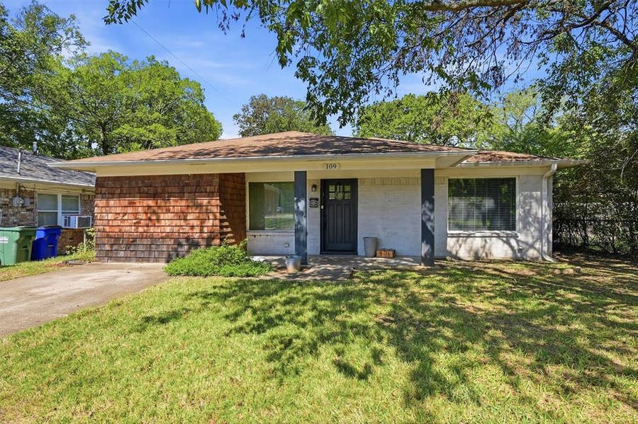 Property photo for 109 Grayson Street, Whitesboro, TX