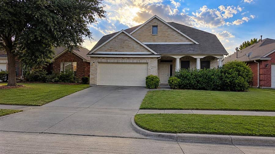 Property photo for 6610 Kinross Drive, Arlington, TX