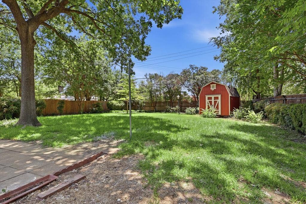 422 Grace Drive, Richardson, TX 75081 422 Grace Drive, Richardson, TX 75081