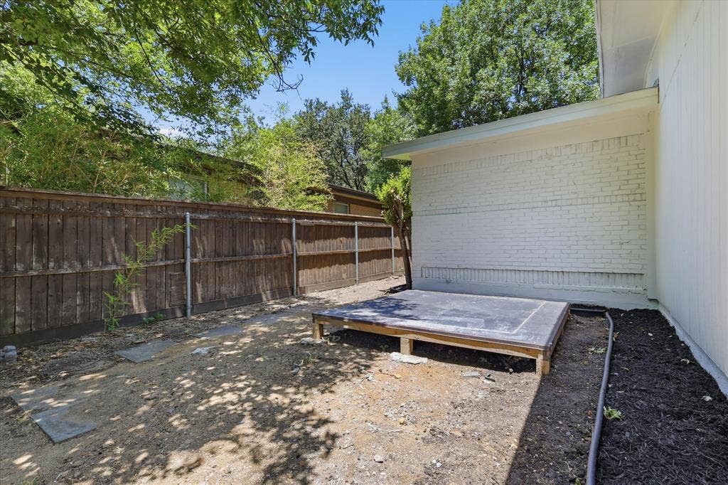 422 Grace Drive, Richardson, TX 75081 422 Grace Drive, Richardson, TX 75081