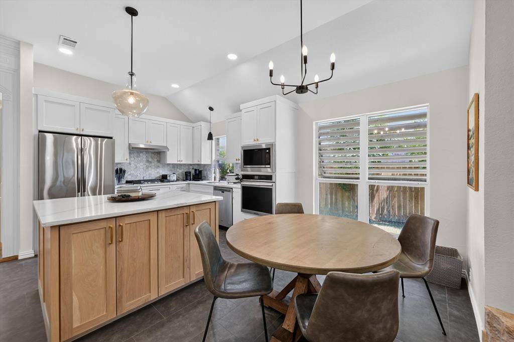 2304 Tralee Circle, McKinney, TX 75072 2304 Tralee Circle, McKinney, TX 75072