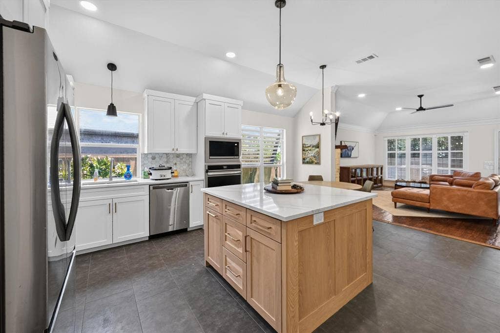 2304 Tralee Circle, McKinney, TX 75072 2304 Tralee Circle, McKinney, TX 75072
