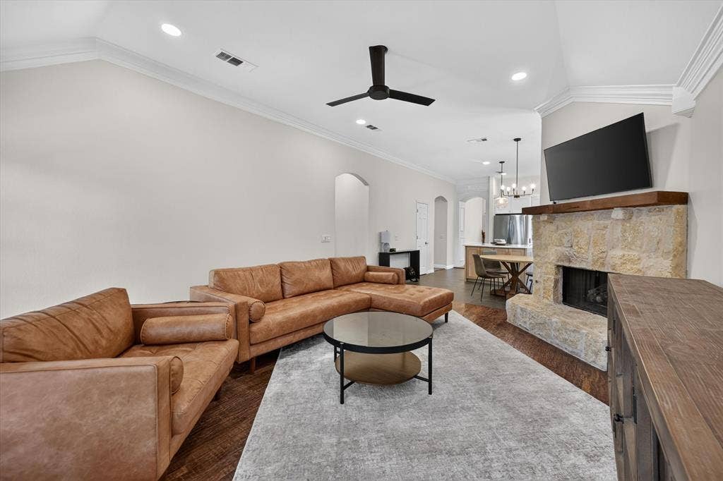 2304 Tralee Circle, McKinney, TX 75072 2304 Tralee Circle, McKinney, TX 75072