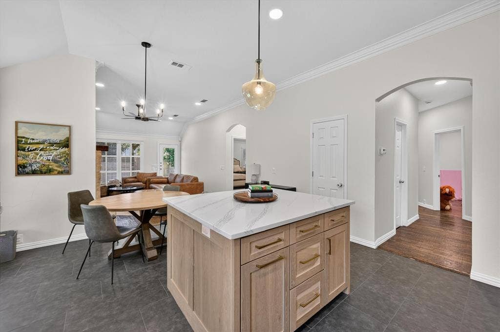 2304 Tralee Circle, McKinney, TX 75072 2304 Tralee Circle, McKinney, TX 75072