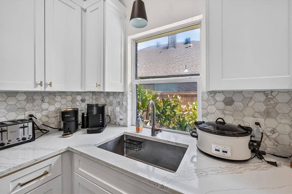 2304 Tralee Circle, McKinney, TX 75072 2304 Tralee Circle, McKinney, TX 75072