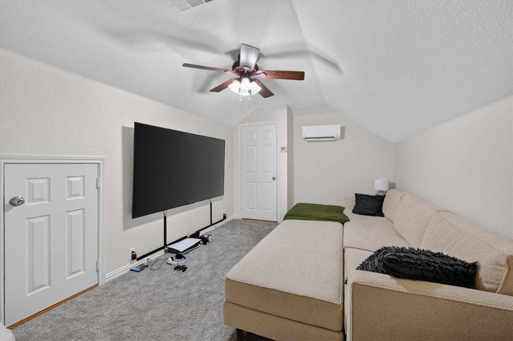 2304 Tralee Circle, McKinney, TX 75072 2304 Tralee Circle, McKinney, TX 75072