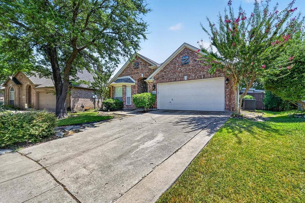 2304 Tralee Circle, McKinney, TX 75072 2304 Tralee Circle, McKinney, TX 75072