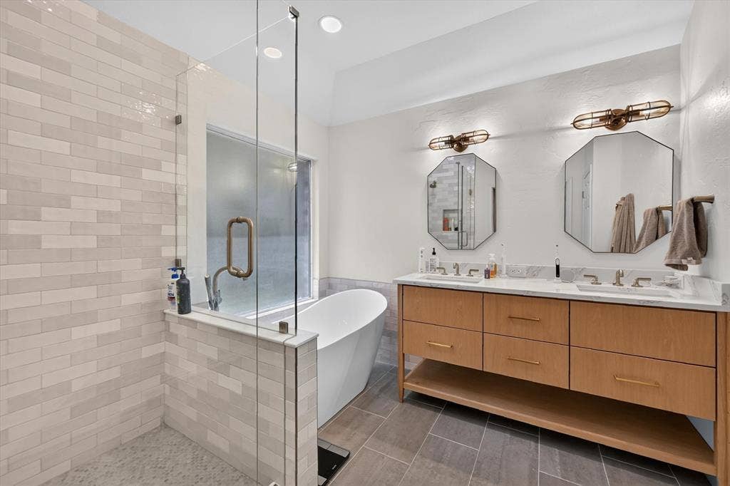 2304 Tralee Circle, McKinney, TX 75072 2304 Tralee Circle, McKinney, TX 75072