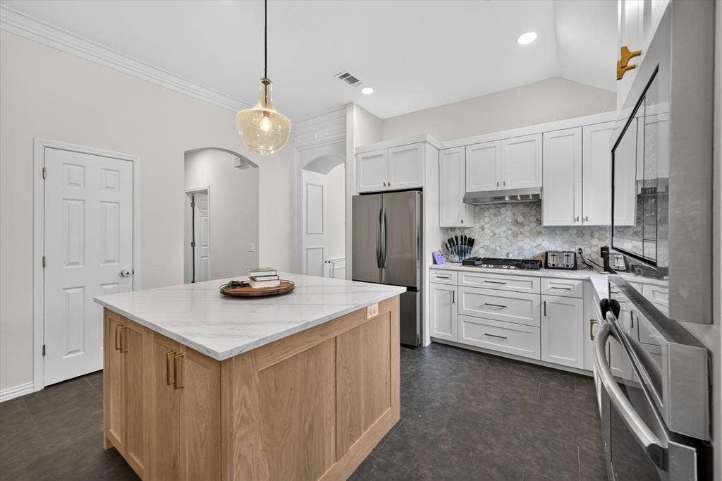 2304 Tralee Circle, McKinney, TX 75072 2304 Tralee Circle, McKinney, TX 75072