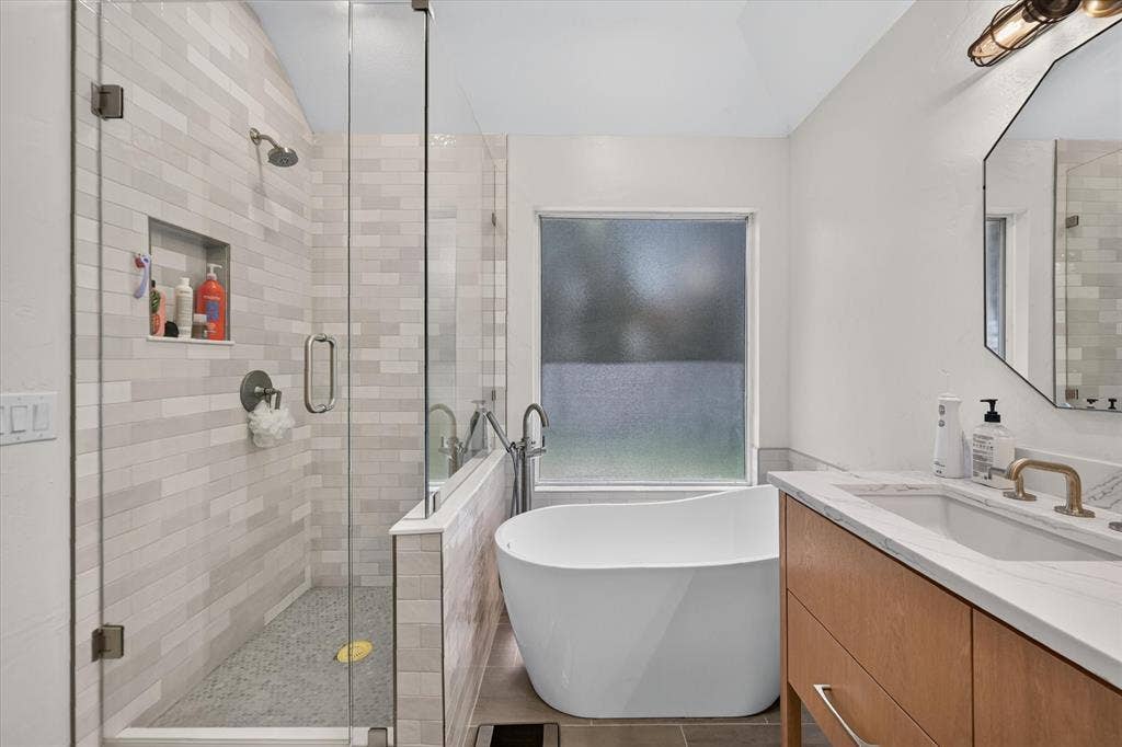 2304 Tralee Circle, McKinney, TX 75072 2304 Tralee Circle, McKinney, TX 75072