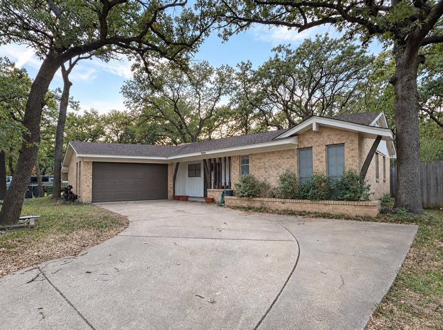 Property photo for 3009 Norwood Lane, Arlington, TX