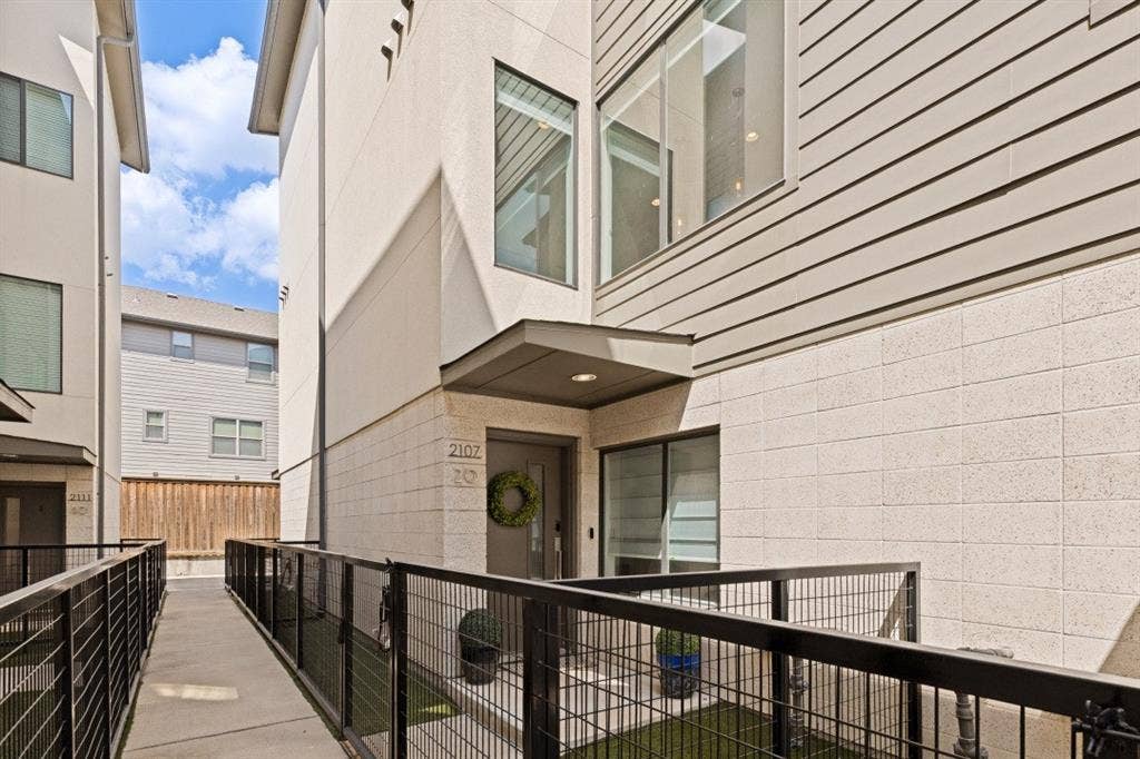 2107 Bennett Avenue, #20, Dallas, TX 75206 2107 Bennett Avenue, #20, Dallas, TX 75206
