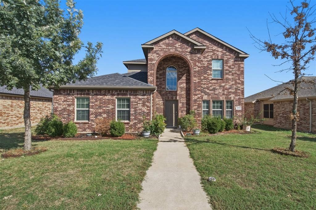 2020 Glen Hollow Drive, Lancaster, TX 75134