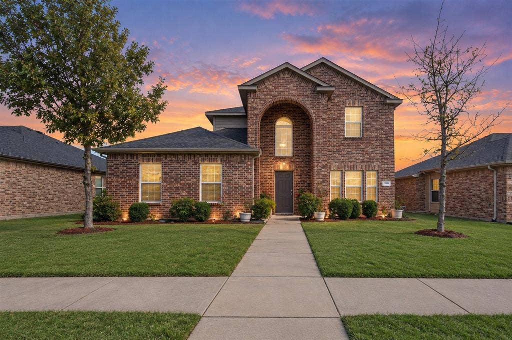 2020 Glen Hollow Drive, Lancaster, TX 75134