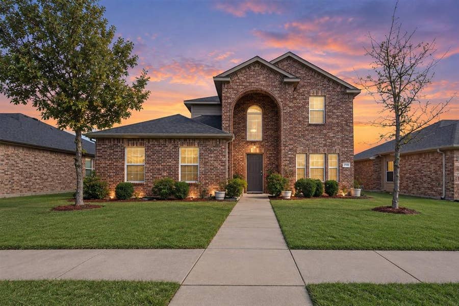 Property photo for 2020 Glen Hollow Drive, Lancaster, TX