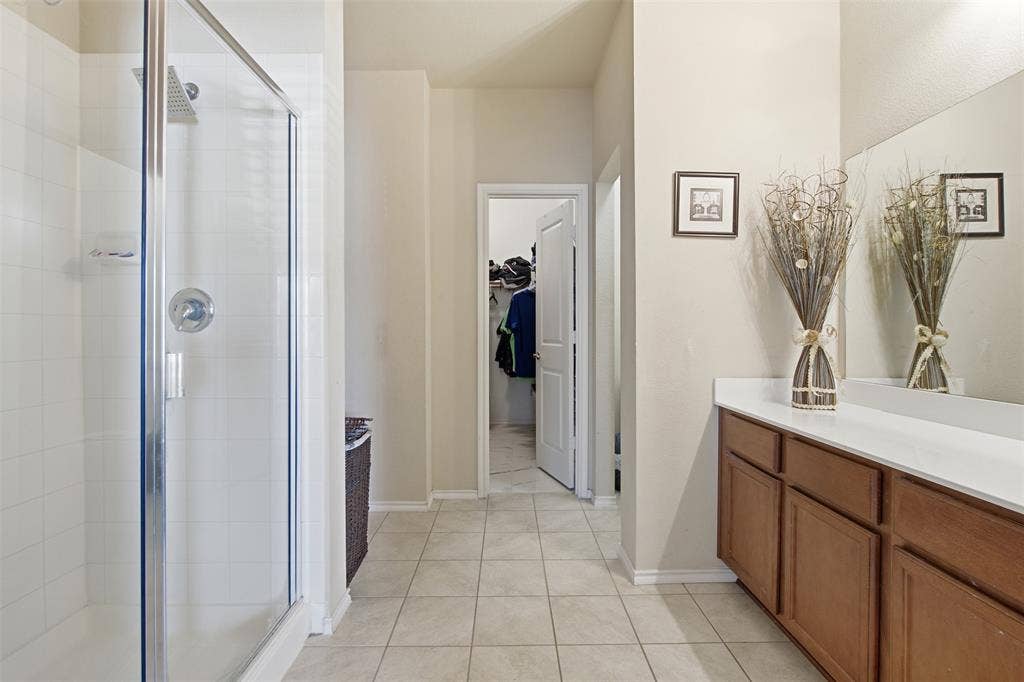 2020 Glen Hollow Drive, Lancaster, TX 75134