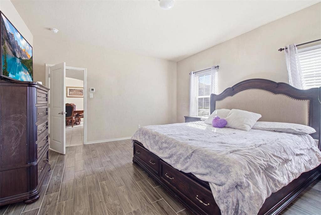 2020 Glen Hollow Drive, Lancaster, TX 75134