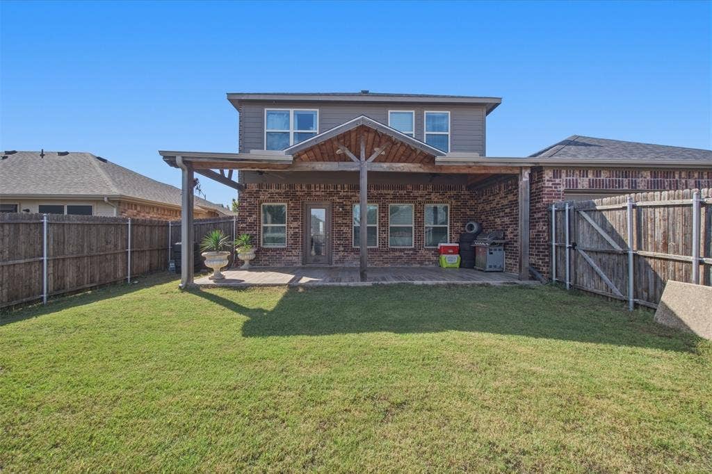 2020 Glen Hollow Drive, Lancaster, TX 75134