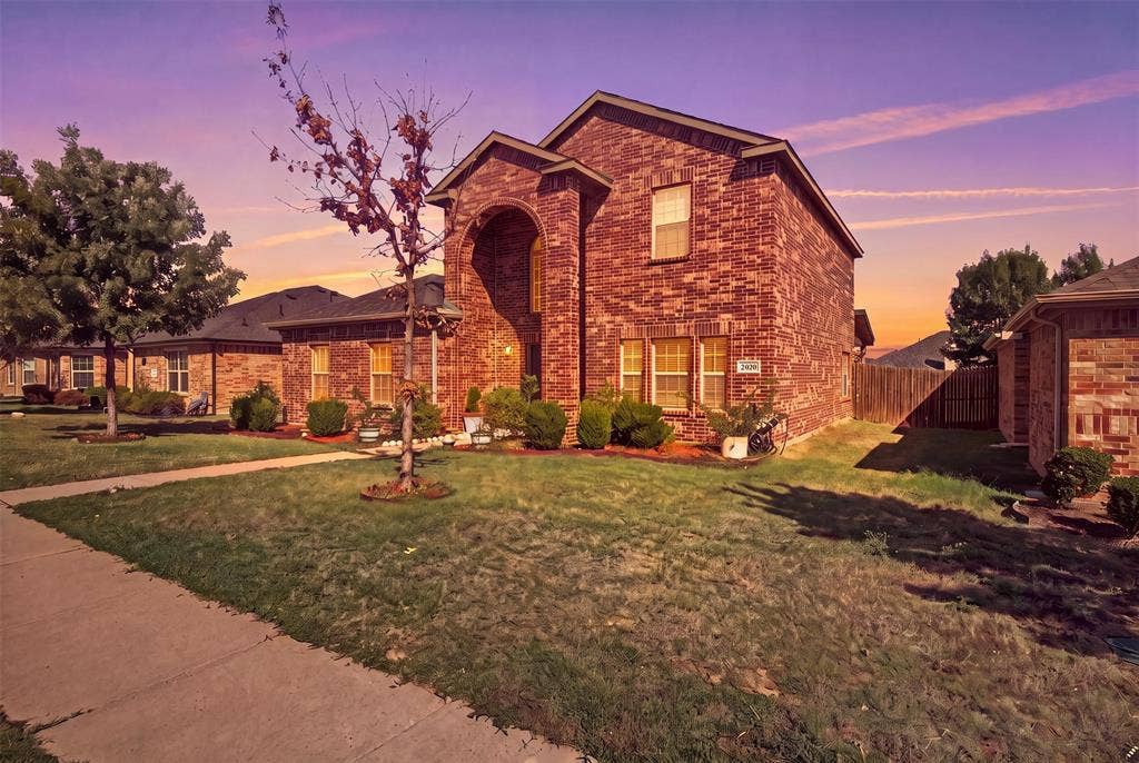 2020 Glen Hollow Drive, Lancaster, TX 75134