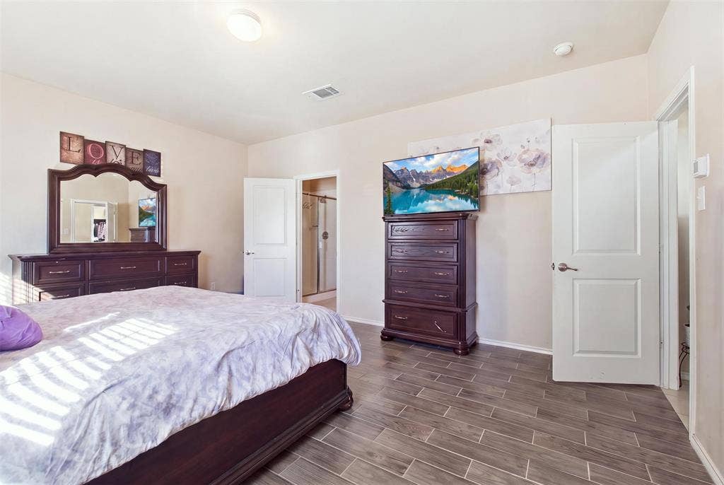 2020 Glen Hollow Drive, Lancaster, TX 75134