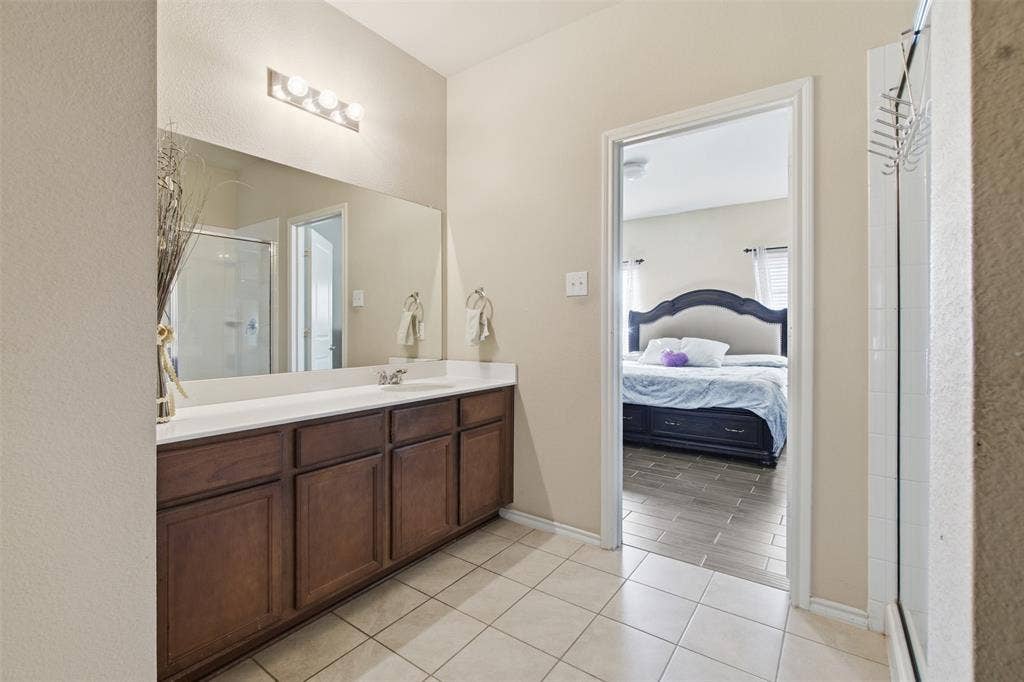 2020 Glen Hollow Drive, Lancaster, TX 75134