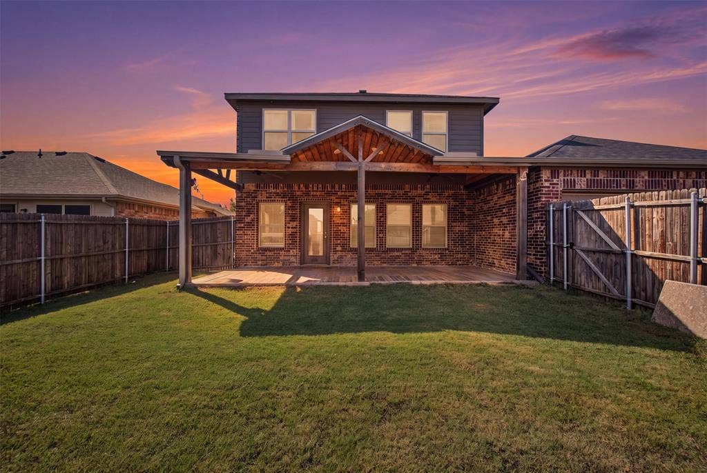 2020 Glen Hollow Drive, Lancaster, TX 75134