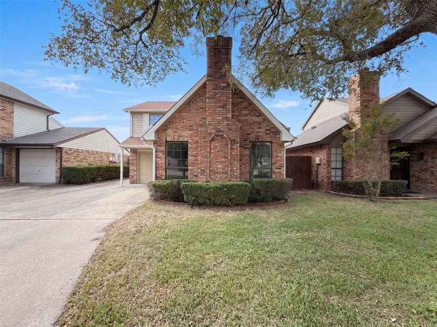 Property photo for 3326 Briaroaks Drive, Garland, TX