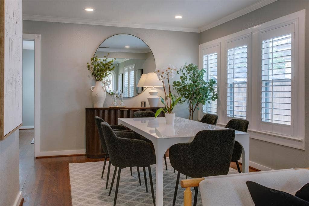 2745 Ivandell Avenue, Dallas, TX 75211 2745 Ivandell Avenue, Dallas, TX 75211