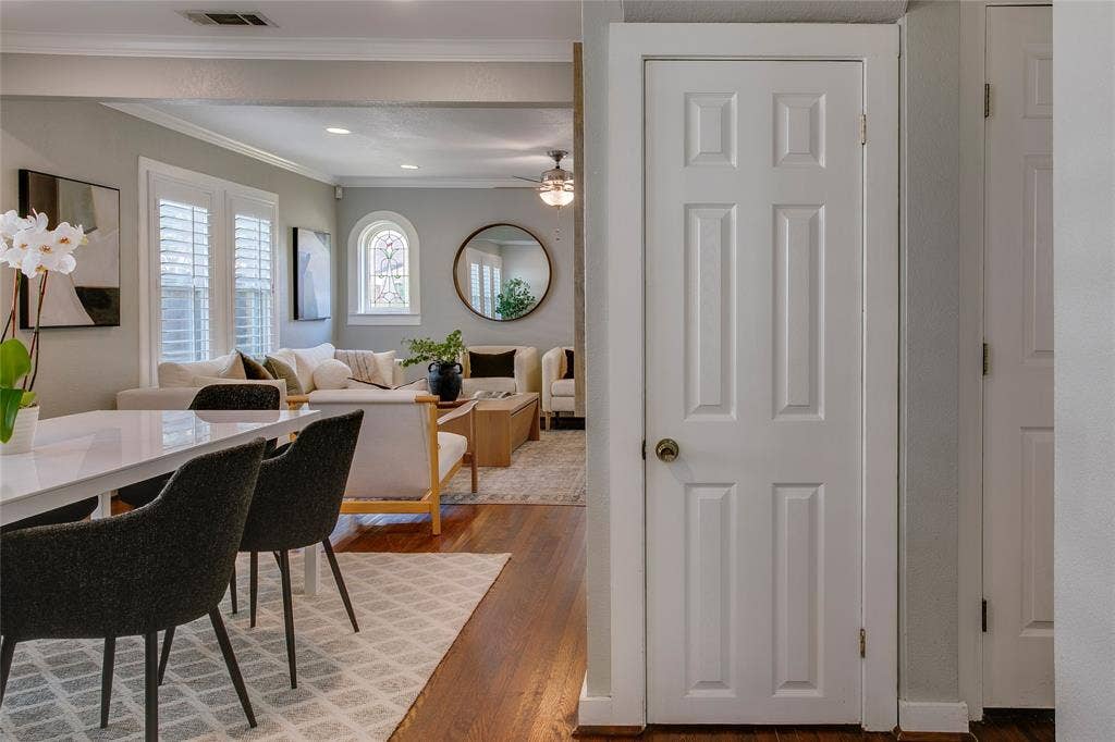 2745 Ivandell Avenue, Dallas, TX 75211 2745 Ivandell Avenue, Dallas, TX 75211