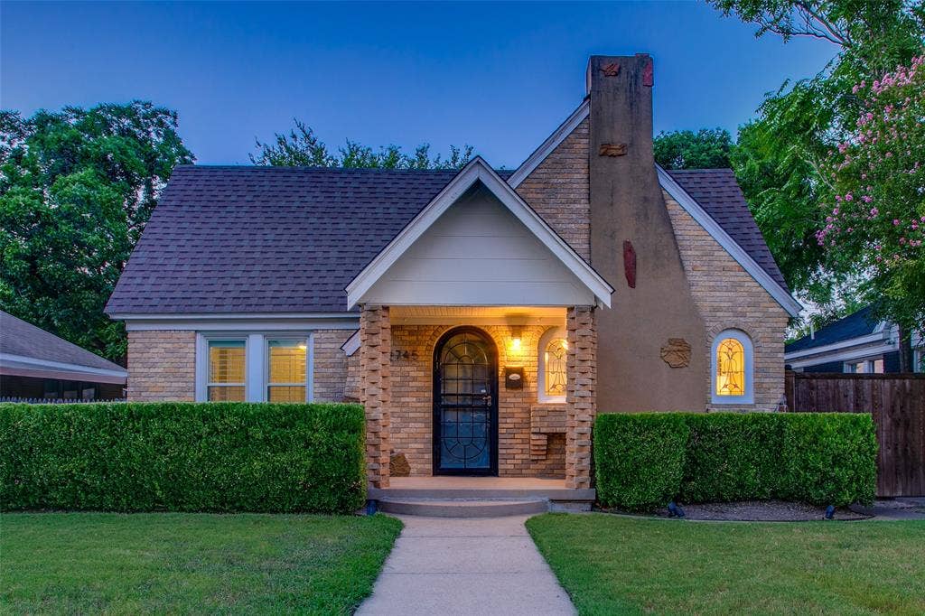 2745 Ivandell Avenue, Dallas, TX 75211 2745 Ivandell Avenue, Dallas, TX 75211