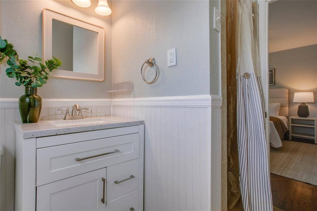 2745 Ivandell Avenue, Dallas, TX 75211 2745 Ivandell Avenue, Dallas, TX 75211