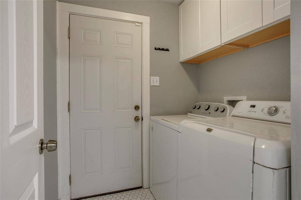 2745 Ivandell Avenue, Dallas, TX 75211 2745 Ivandell Avenue, Dallas, TX 75211