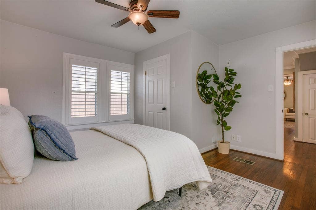 2745 Ivandell Avenue, Dallas, TX 75211 2745 Ivandell Avenue, Dallas, TX 75211