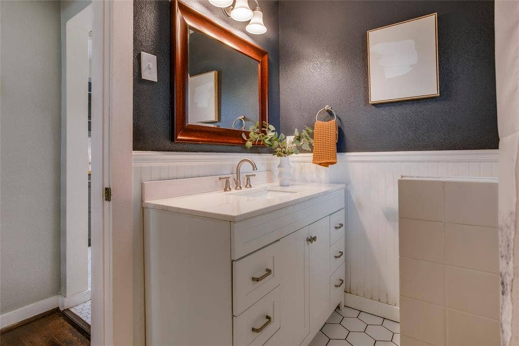 2745 Ivandell Avenue, Dallas, TX 75211 2745 Ivandell Avenue, Dallas, TX 75211