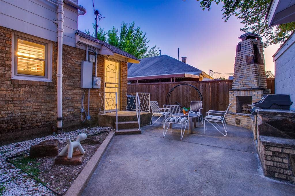 2745 Ivandell Avenue, Dallas, TX 75211 2745 Ivandell Avenue, Dallas, TX 75211