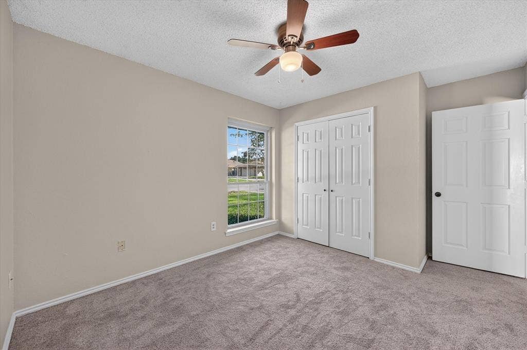 201 Oakhaven Drive, Grand Prairie, TX 75050 201 Oakhaven Drive, Grand Prairie, TX 75050