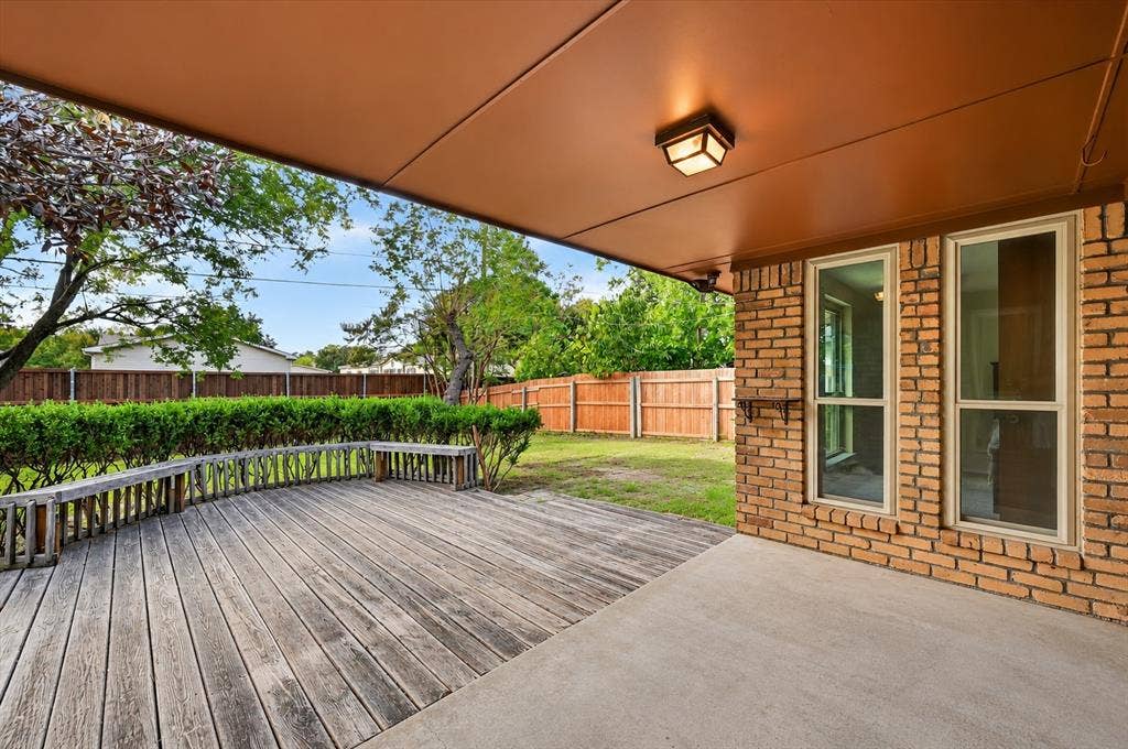 201 Oakhaven Drive, Grand Prairie, TX 75050 201 Oakhaven Drive, Grand Prairie, TX 75050
