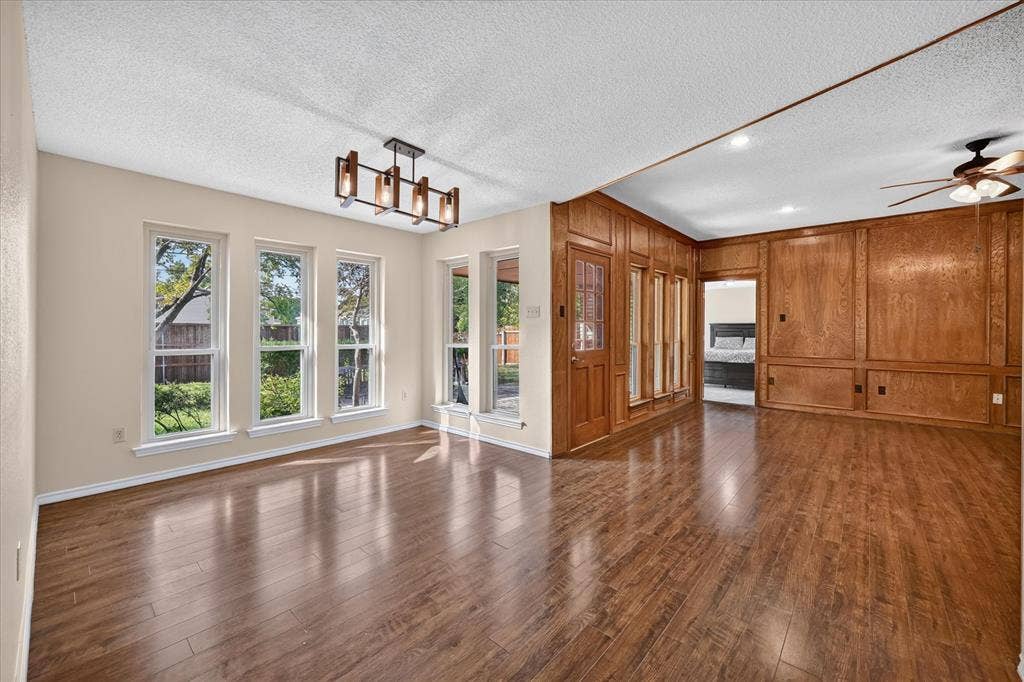 201 Oakhaven Drive, Grand Prairie, TX 75050 201 Oakhaven Drive, Grand Prairie, TX 75050