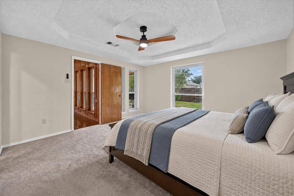 201 Oakhaven Drive, Grand Prairie, TX 75050 201 Oakhaven Drive, Grand Prairie, TX 75050