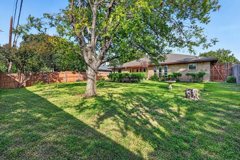 201 Oakhaven Drive, Grand Prairie, TX 75050 201 Oakhaven Drive, Grand Prairie, TX 75050