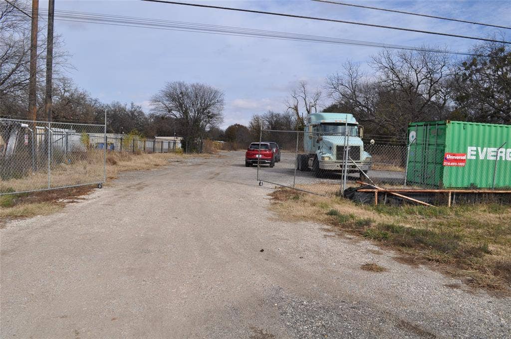 2308 N Highway 175, Seagoville, TX 75159 2308 N Highway 175, Seagoville, TX 75159