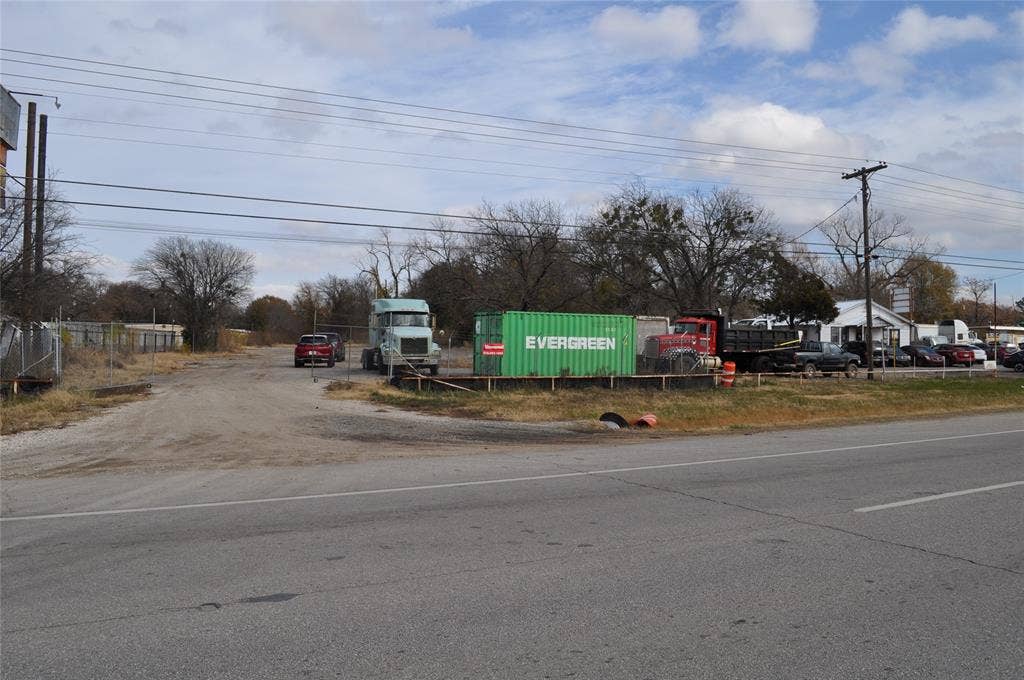 2308 N Highway 175, Seagoville, TX 75159 2308 N Highway 175, Seagoville, TX 75159