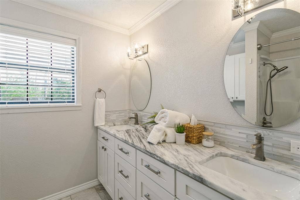 3817 Springbranch Drive, Benbrook, TX 76116 3817 Springbranch Drive, Benbrook, TX 76116