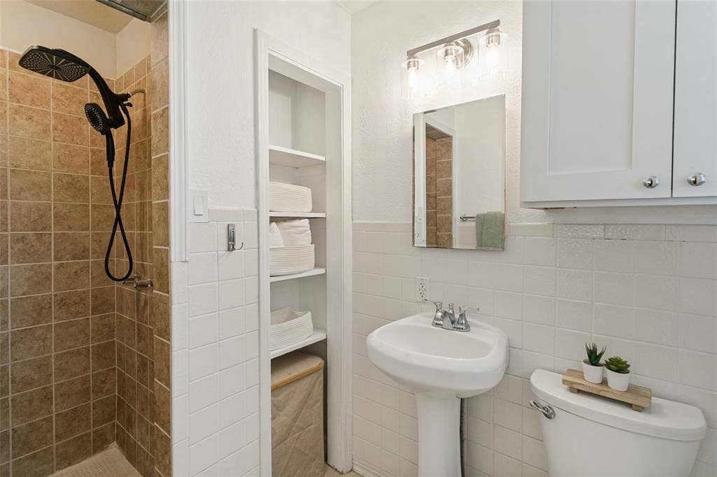 3817 Springbranch Drive, Benbrook, TX 76116 3817 Springbranch Drive, Benbrook, TX 76116