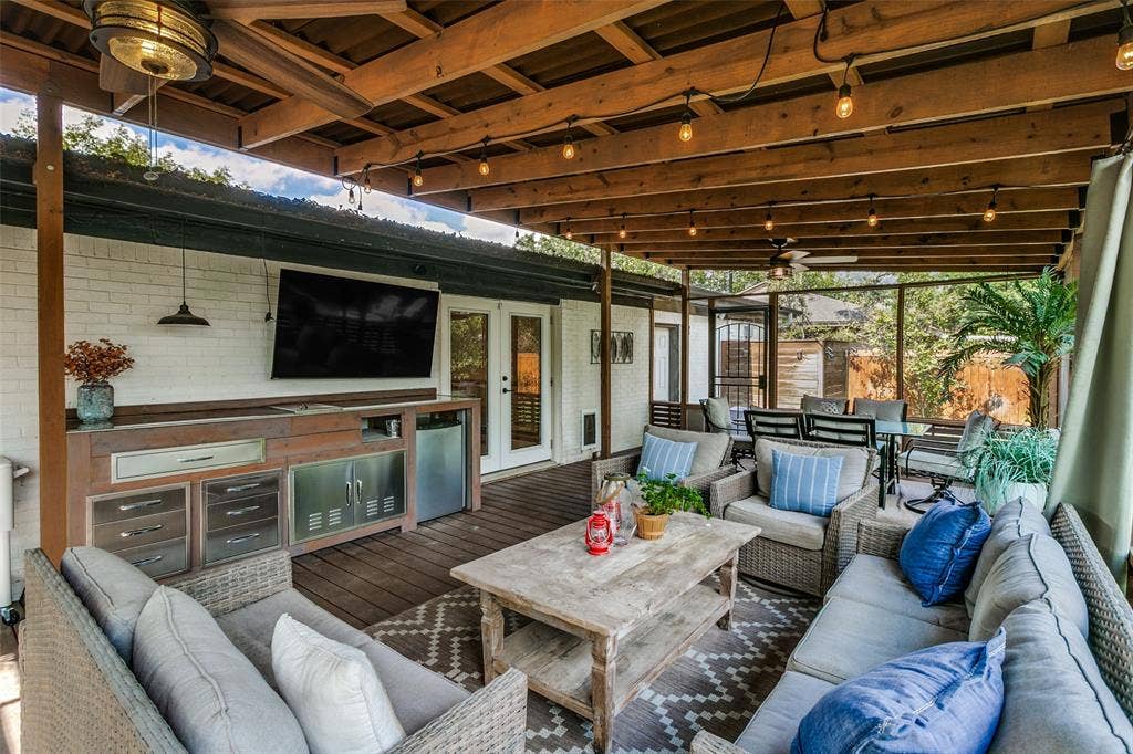3817 Springbranch Drive, Benbrook, TX 76116 Are you ready for some football?