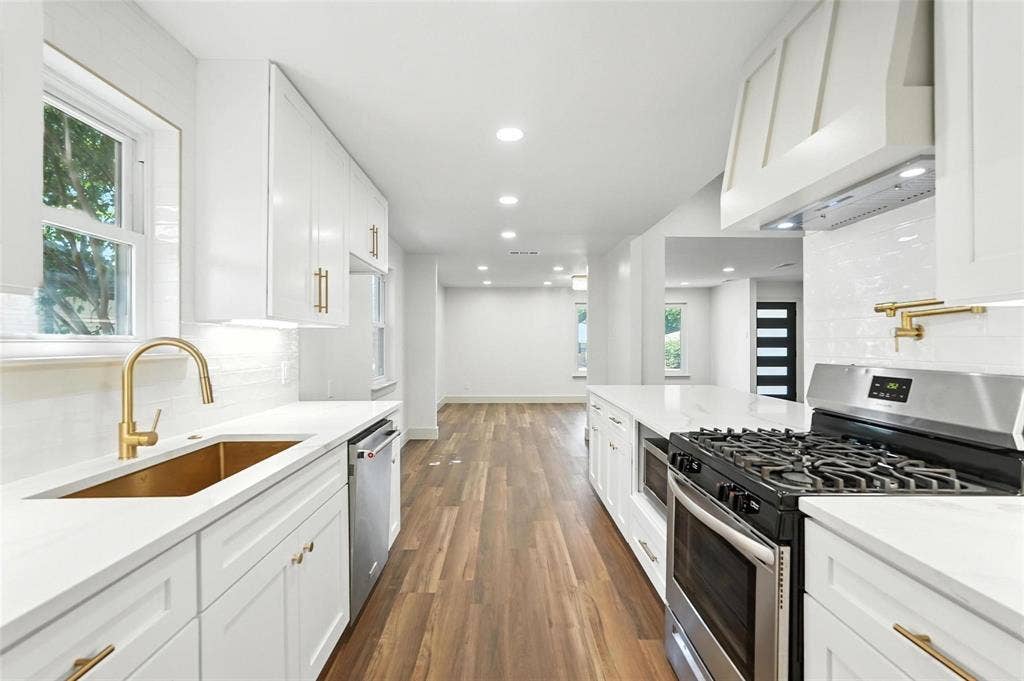 8570 Sweetwood Drive, Dallas, TX 75228 8570 Sweetwood Drive, Dallas, TX 75228