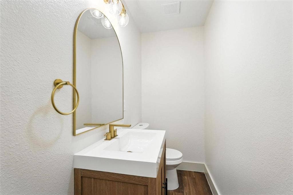 8570 Sweetwood Drive, Dallas, TX 75228 8570 Sweetwood Drive, Dallas, TX 75228